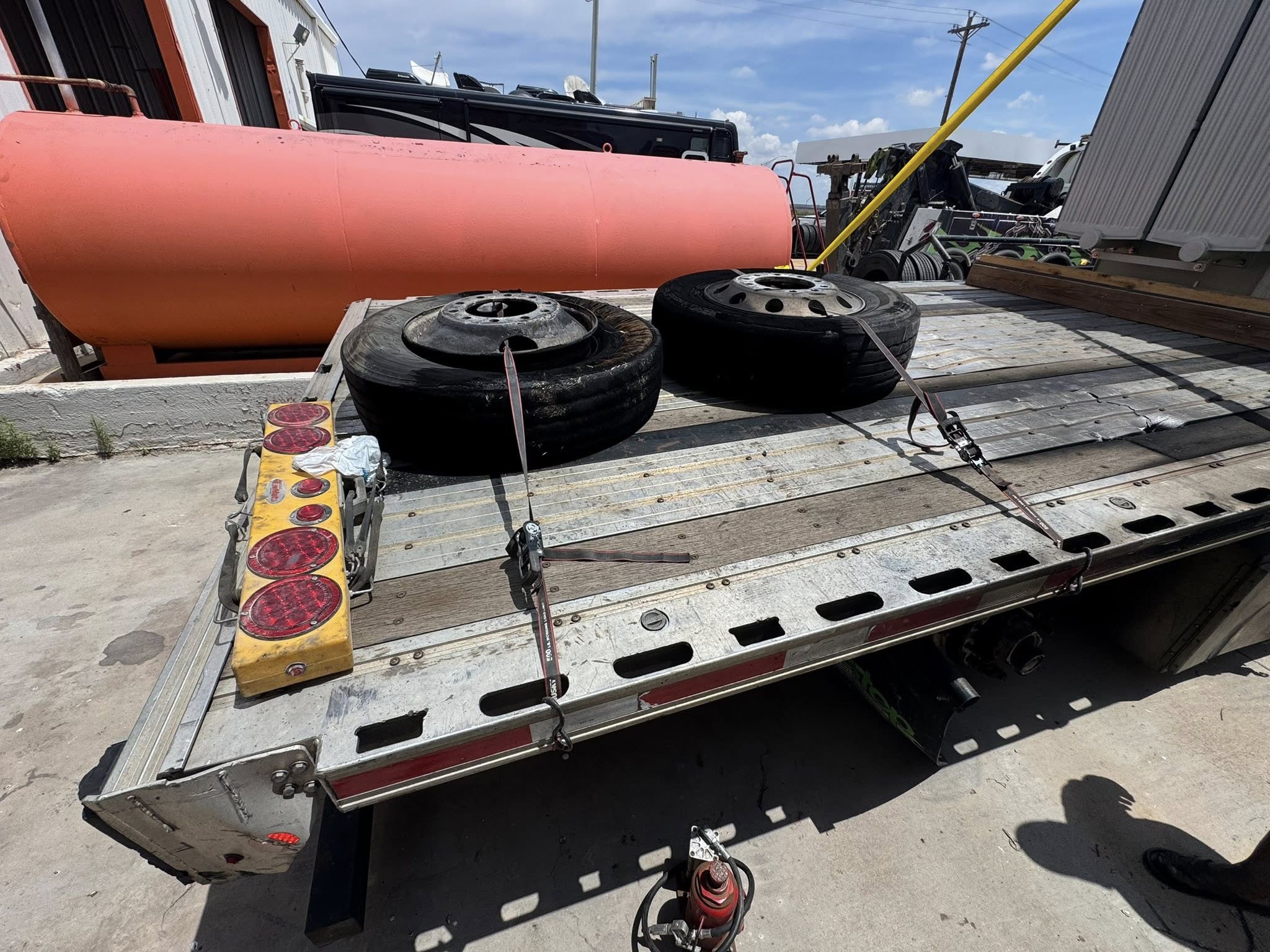 O'Bar flatbed equipment detail
